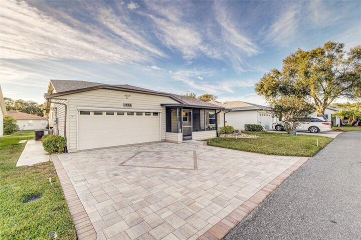 Property Photo: 1635 Colonnades Circle N FL 33811