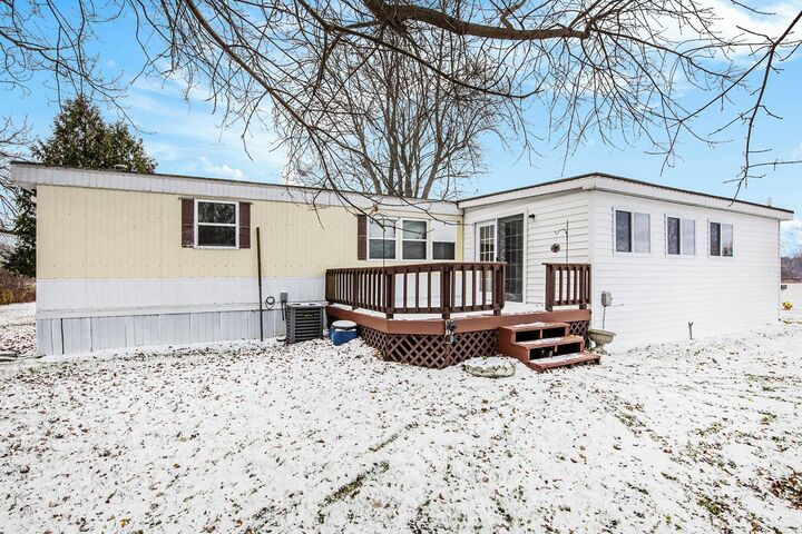 Property Photo: 7111 E Deckerville Road MI 48729