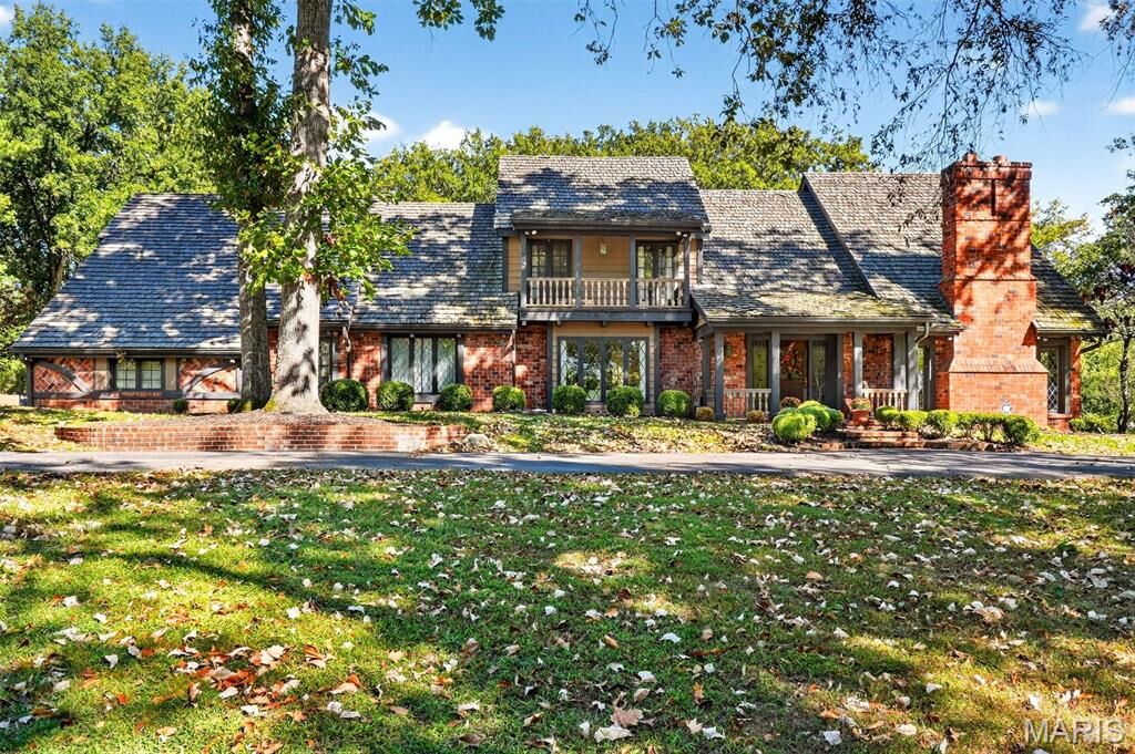 Property Photo:  73 Overhills Drive  MO 63124 