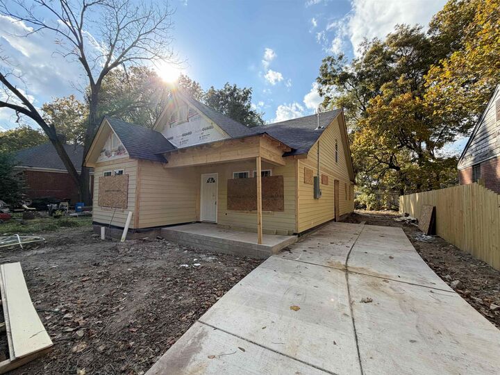 Property Photo: 945 S McLean Blvd TN 38114