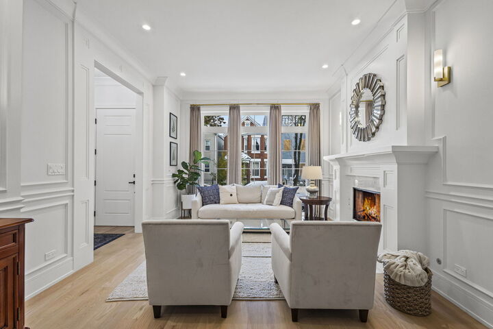 Property Photo:  1718 N Artesian Street  IL 60647 