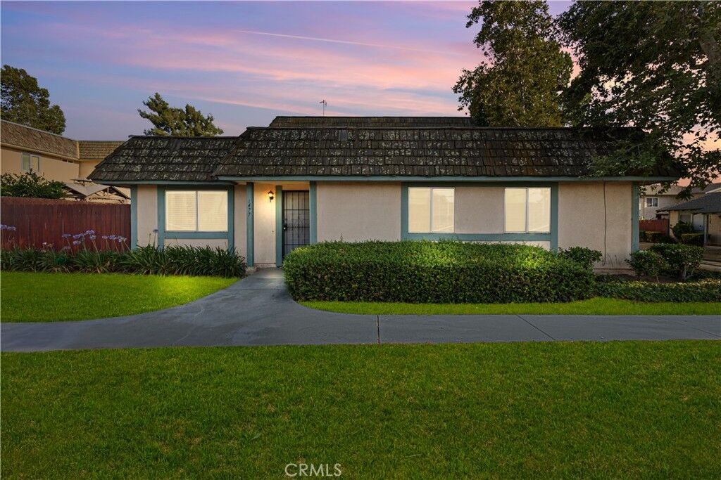 Property Photo: 1477 Clemson Way Way CA 92507