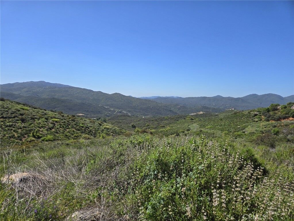 Property Photo:  2 Decker Canyon Lane  CA 92530 