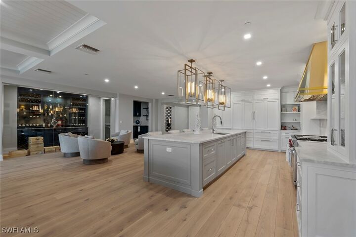 Property Photo:  1820 Gulf Shore Boulevard N 302-303  FL 34102 