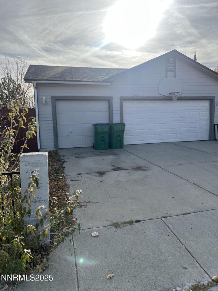 Property Photo: 7310 Lindsey Lane NV 89436