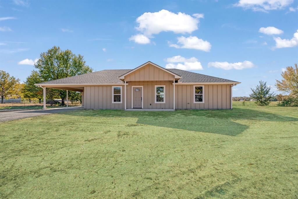 Property Photo:  728 County Road 44050  TX 75473 
