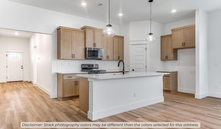 Property Photo: 4307 W Cactus Place AR 72704