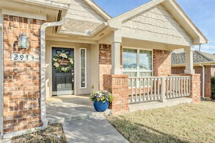 Property Photo:  2913 SW 102nd Street  OK 73159 