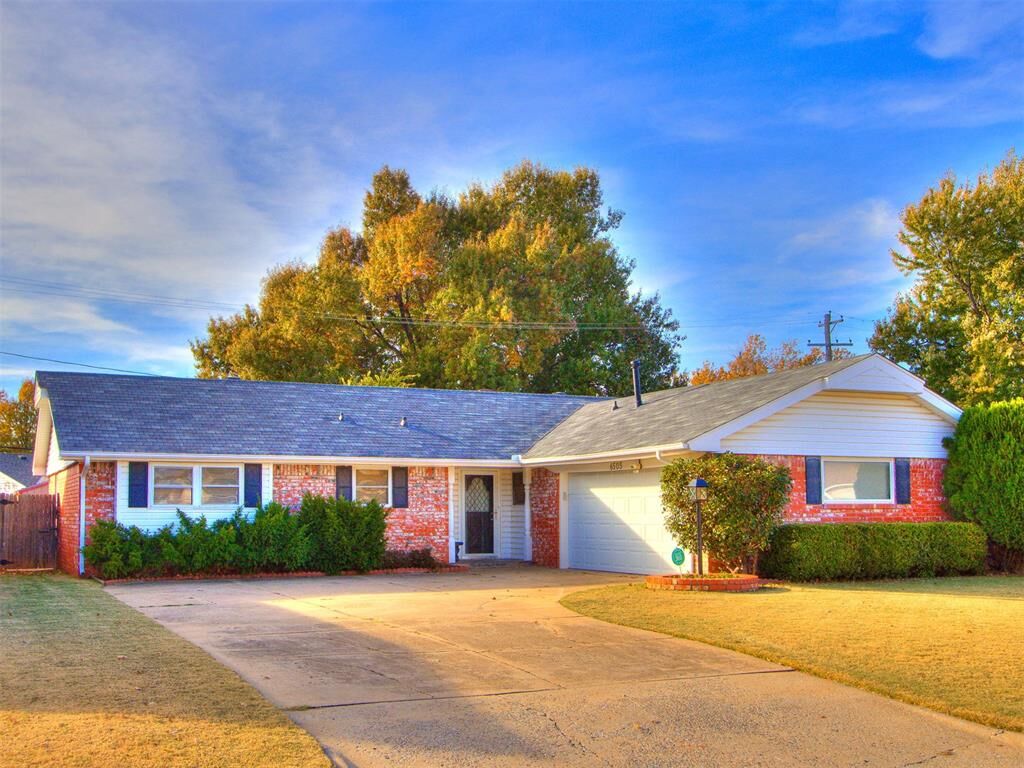 Property Photo: 6505 S Harvey Avenue OK 73139