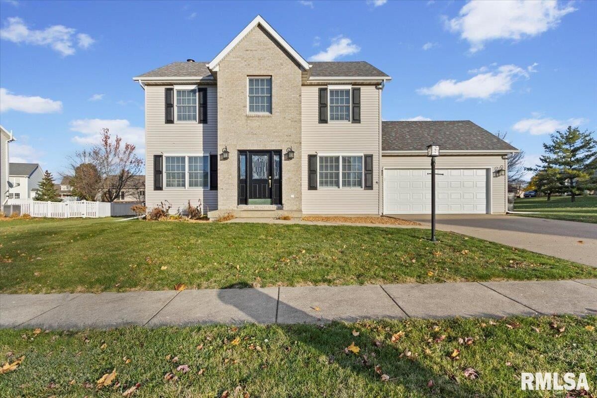 Property Photo:  316 Danbury Lane  IL 61548 