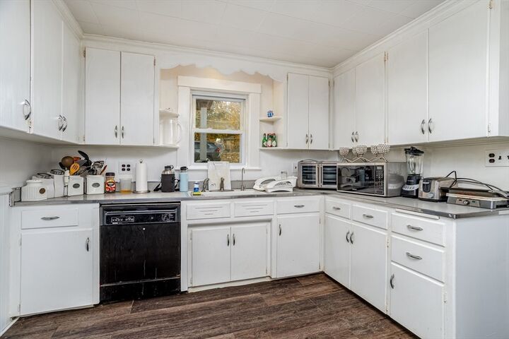 Property Photo: 130 Purchase St MA 01757