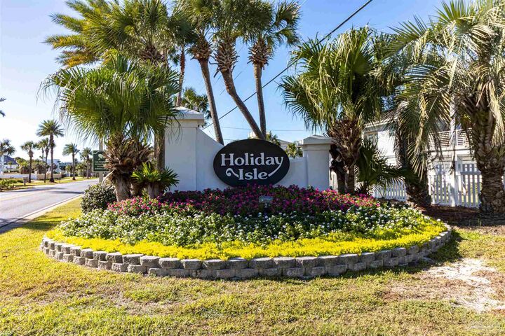 Property Photo:  631 Gulf Shore Dr  FL 32541 