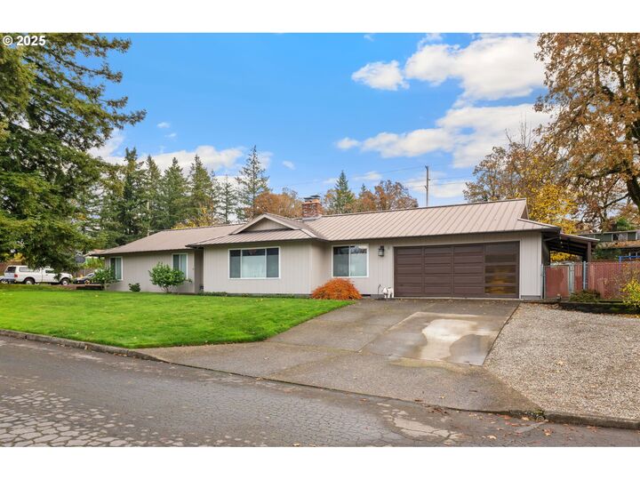 Property Photo:  17125 SE Shadow Ct  OR 97267 