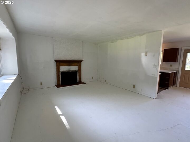 Property Photo: 5546 S Shore Dr OR 97439