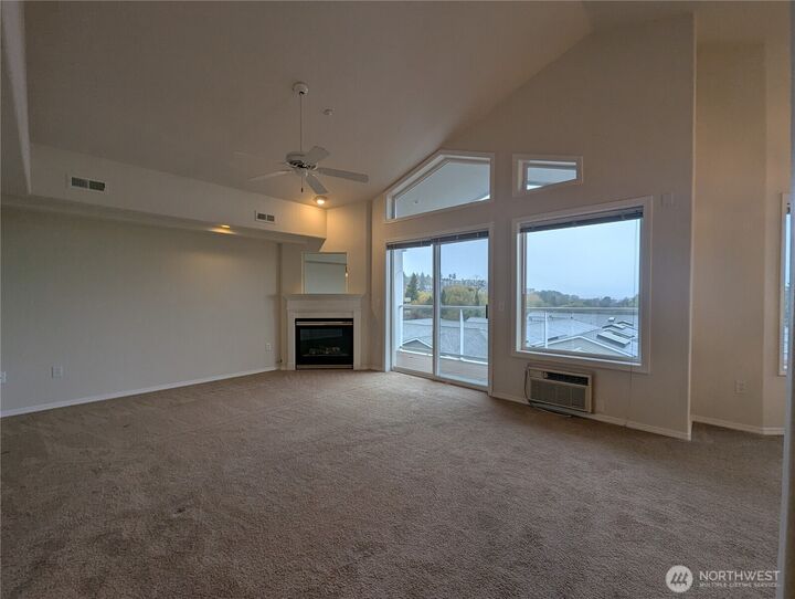 Property Photo: 402 3rd Avenue S B302 WA 98020