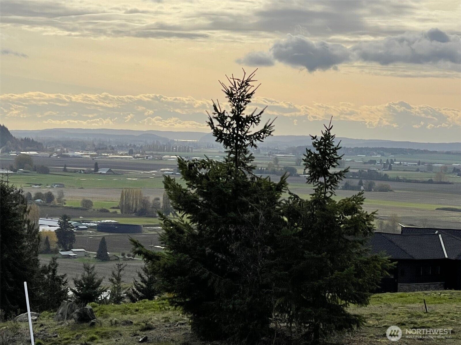 Property Photo:  4  Avalon Heights Way  WA 98284 