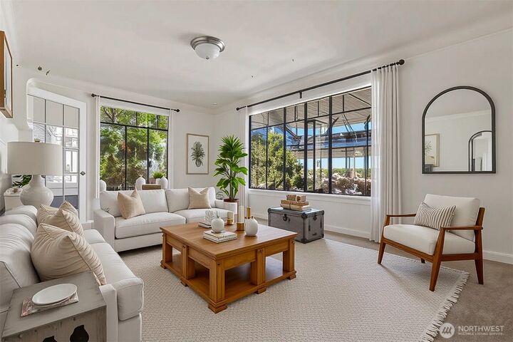 3121  Franklin Avenue E 24  Seattle WA 98102 photo