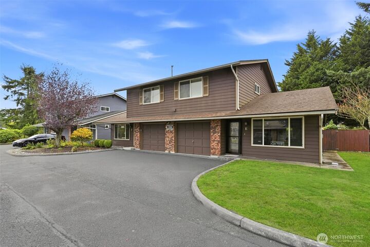 Property Photo:  1721  Madison Street F  WA 98203 