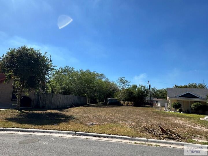 Property Photo: 514 Los Altos Dr. TX 78521