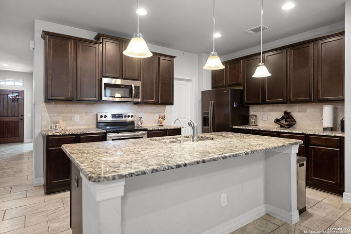 Property Photo:  811 Low Cloud  TX 78130 