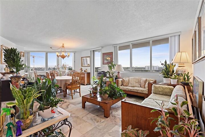 Property Photo:  7135 Collins Ave 1425  FL 33141 