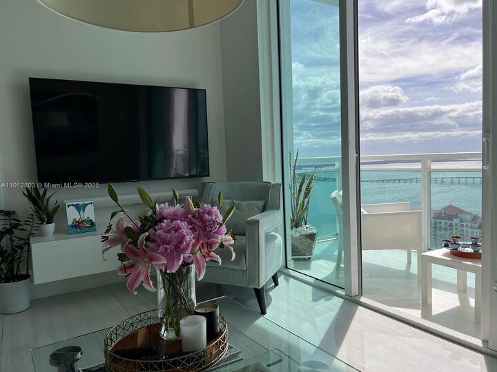 Property Photo:  950 Brickell Bay Dr 5307  FL 33131 