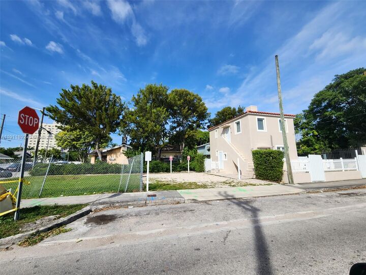 Property Photo:  243 SW 10th Ave  FL 33130 