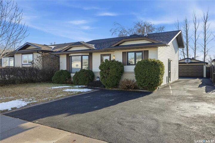 235 Sherry Crescent  Saskatoon SK S7M 5R6 photo