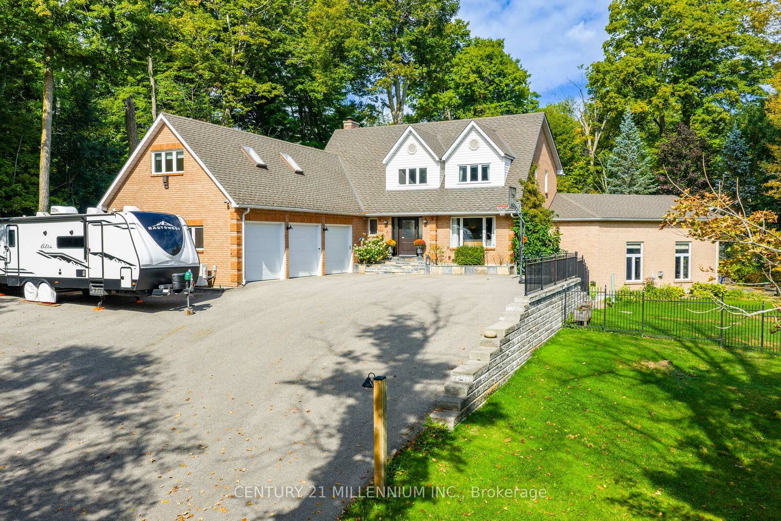 Property Photo: 7 Erinwood Drive ON N0B 1T0