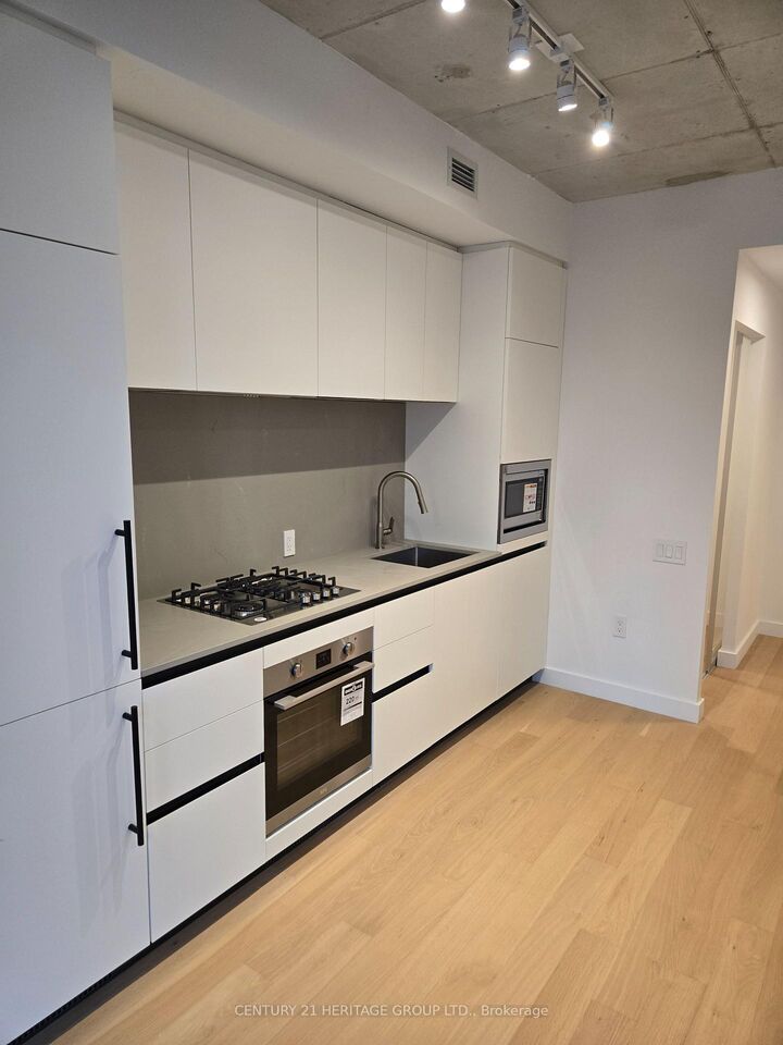 Property Photo:  1720 Bayview Avenue 333  ON M4G 3C4 