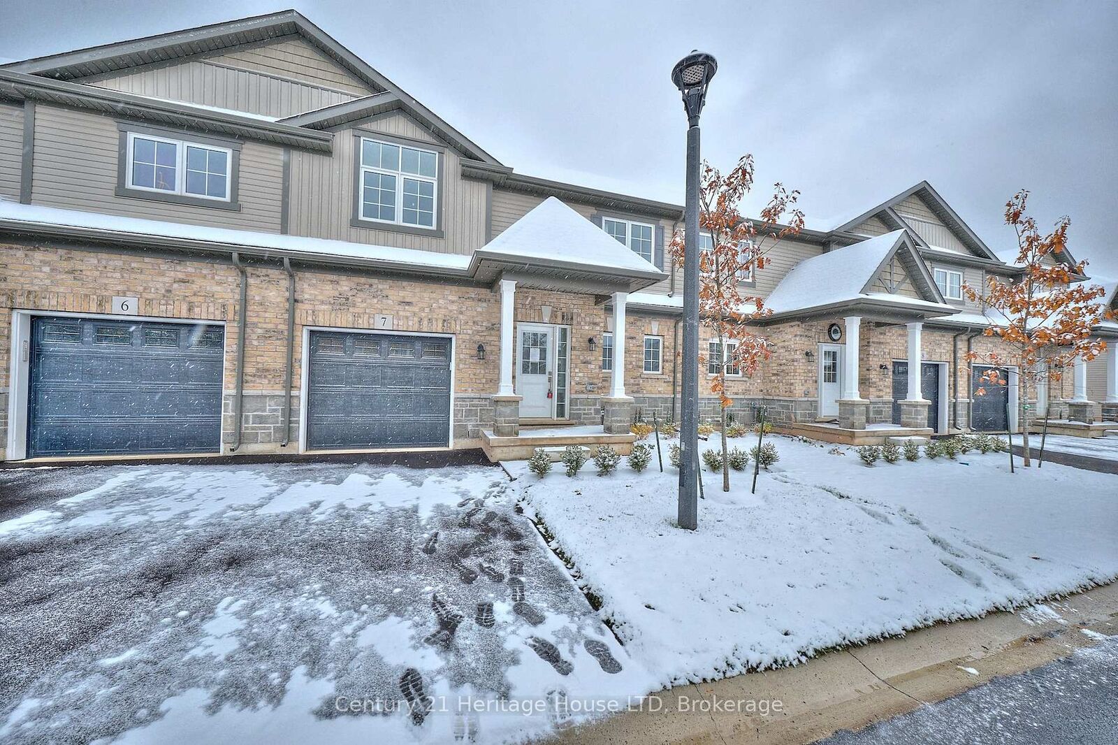 Property Photo: 397 Garrison Road 7 ON L2A 1N1