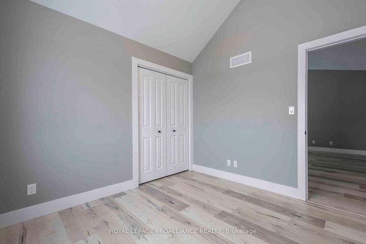 Property Photo: 123 Farrington Crescent ON K0K 2T0