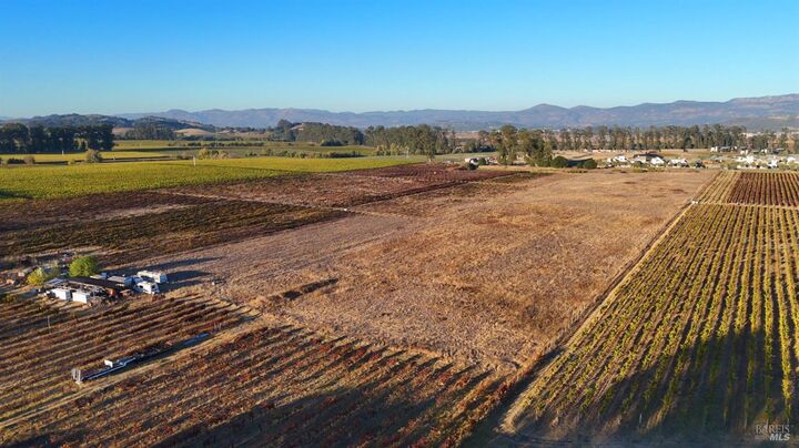 2110 Cuttings Wharf Road  Napa CA 94559 photo