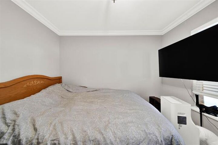 Property Photo:  7478 123 Street  BC V3W 9N1 