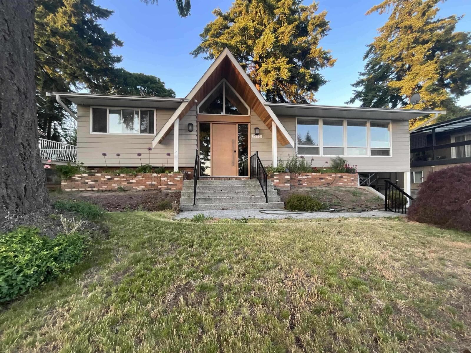 Photo de la propriété: 7722 Garfield Drive BC V4C 4E5