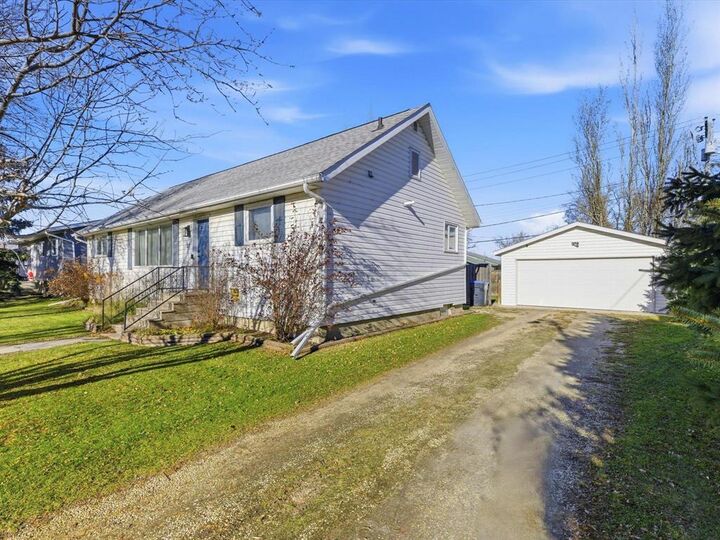 Property Photo: 123 James Street East MB R0G 1K0