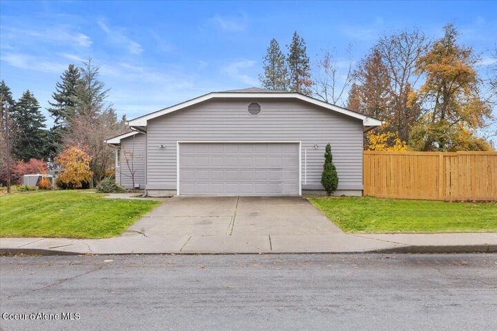 Property Photo: 3088 W Fairway Dr ID 83815