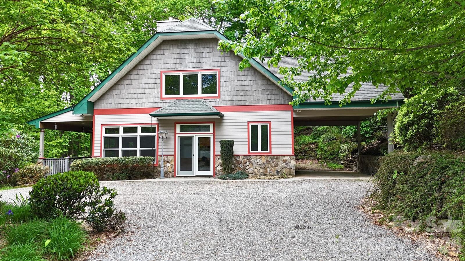Property Photo:  905 Old Fiddle Road  NC 28786 