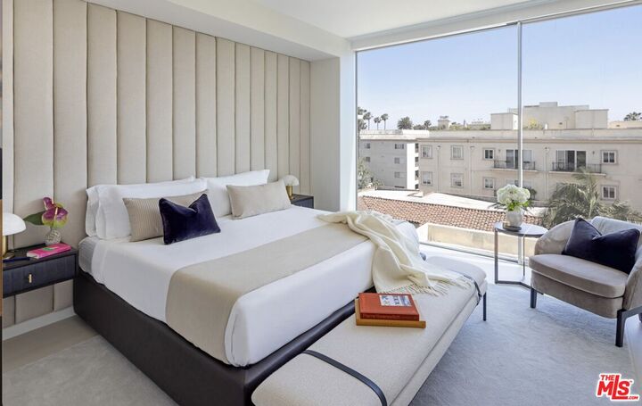 Property Photo:  9200 Wilshire Blvd  CA 90212 