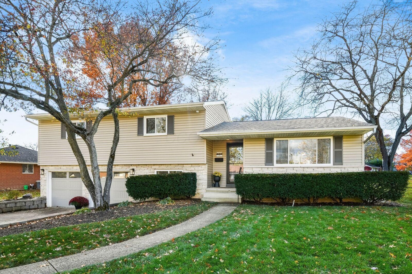 Property Photo:  437 Potawatomi Drive  OH 43081 