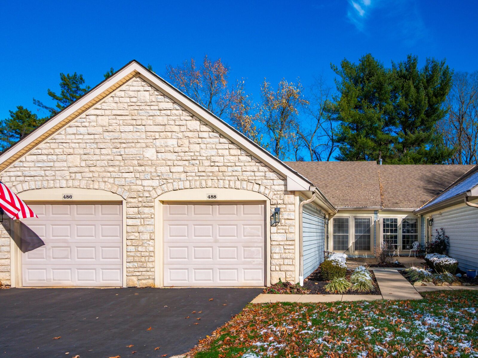 Property Photo: 488 Three Oaks Court OH 43230