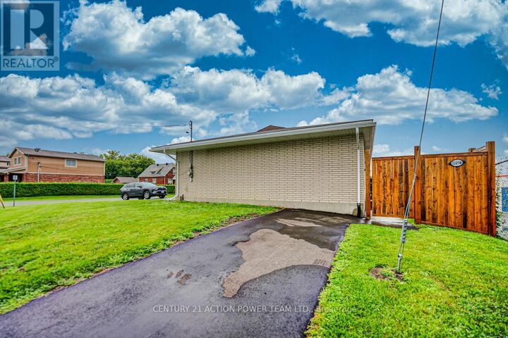 Property Photo:  1149 Parisien Street  ON K1B 3N3 