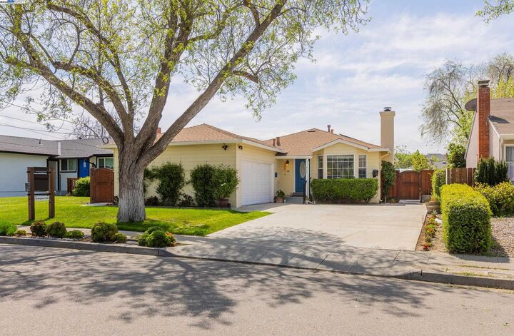 Property Photo:  955 Ventura Ave  CA 94551 