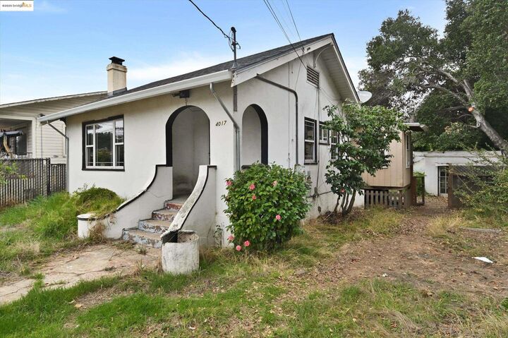 Property Photo: 4017 Altamont Ave CA 94605