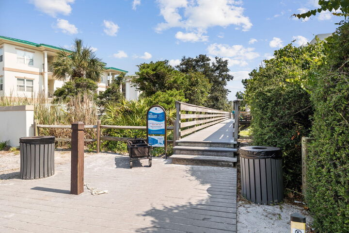 Property Photo:  198 Somerset Bridge Road Unit 137  FL 32459 
