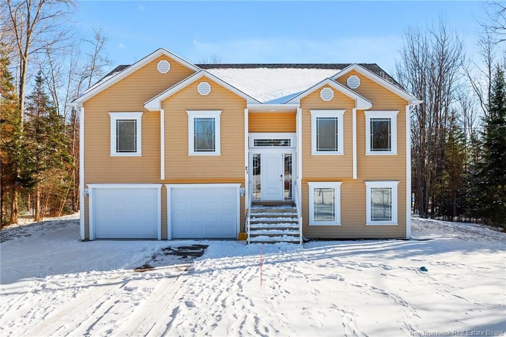 Property Photo:  21 Willowdale Drive  NB E3B 0V5 