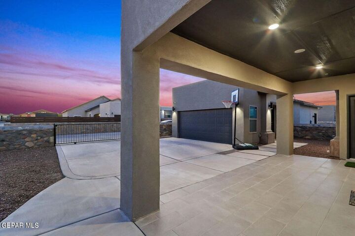 Property Photo: 2621 Maria Casas Street TX 79938