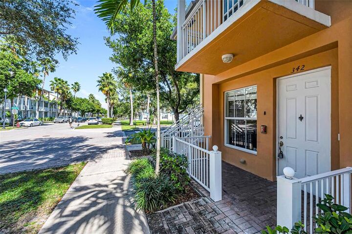 Property Photo: 342 SW 13th Ter 342 FL 33312