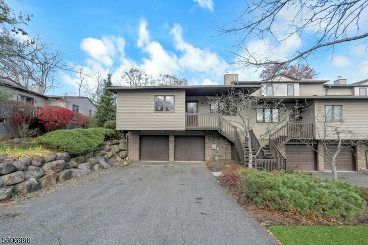 Property Photo:  18 Peach Hill Ct  NJ 07446 