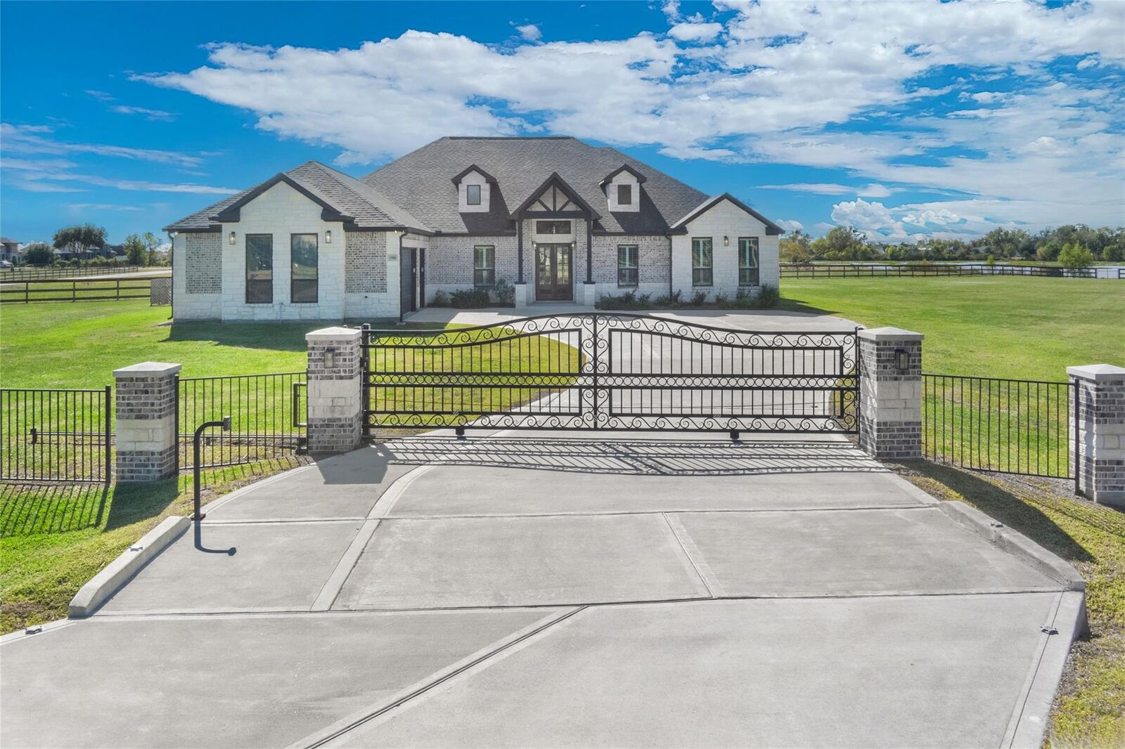 Property Photo:  22010 Chenango Lake Drive  TX 77515 